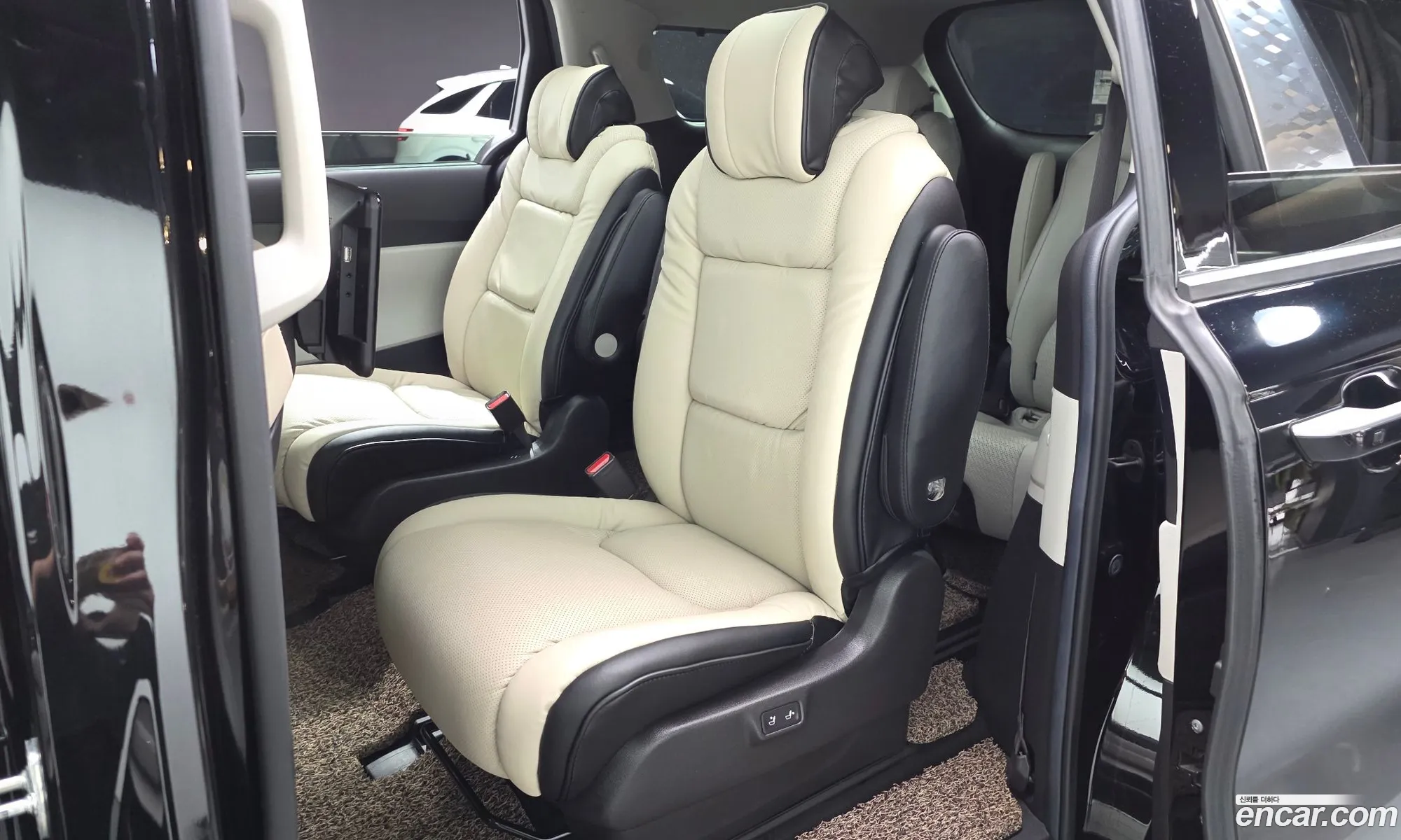 Kia Carnival 2020 KNANE813BMS032758 — 32