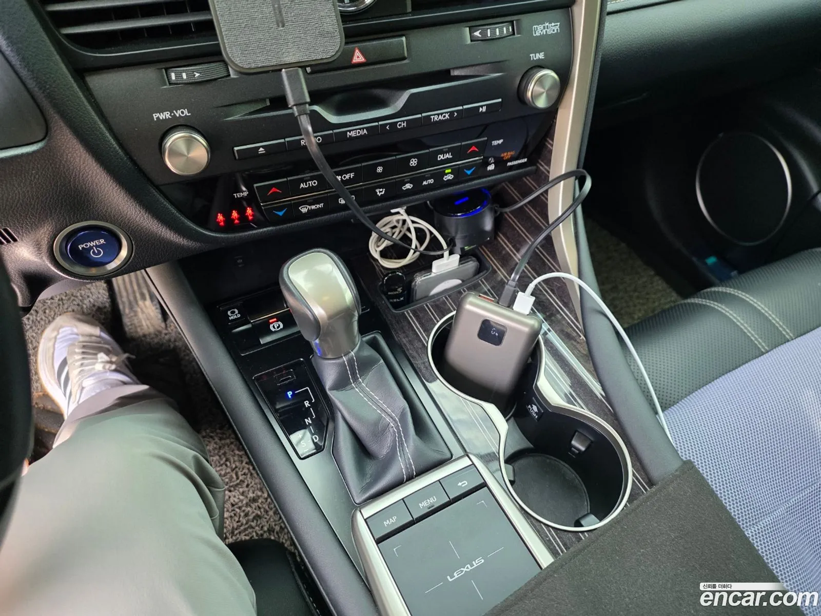 Lexus RX450h 2022 — 3