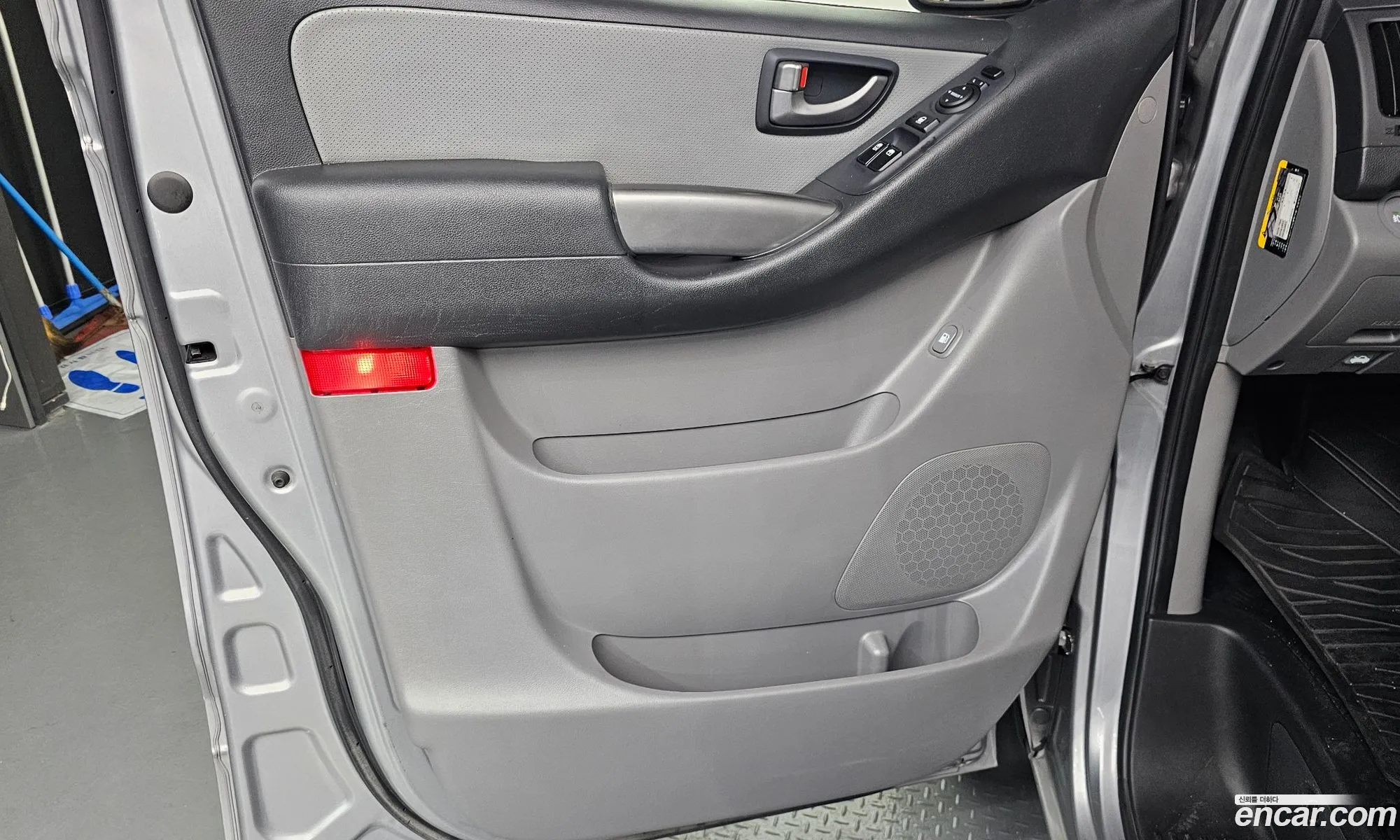 Hyundai Grand Starex 2018 — 23