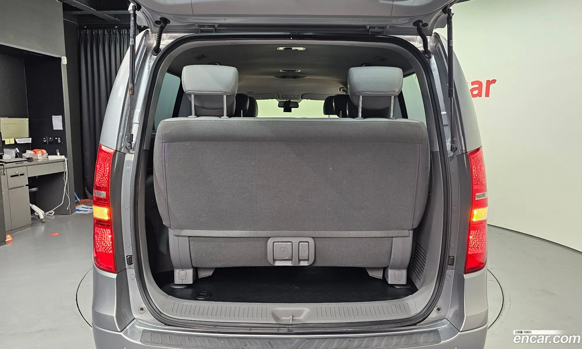 Hyundai Grand Starex 2018 — 26