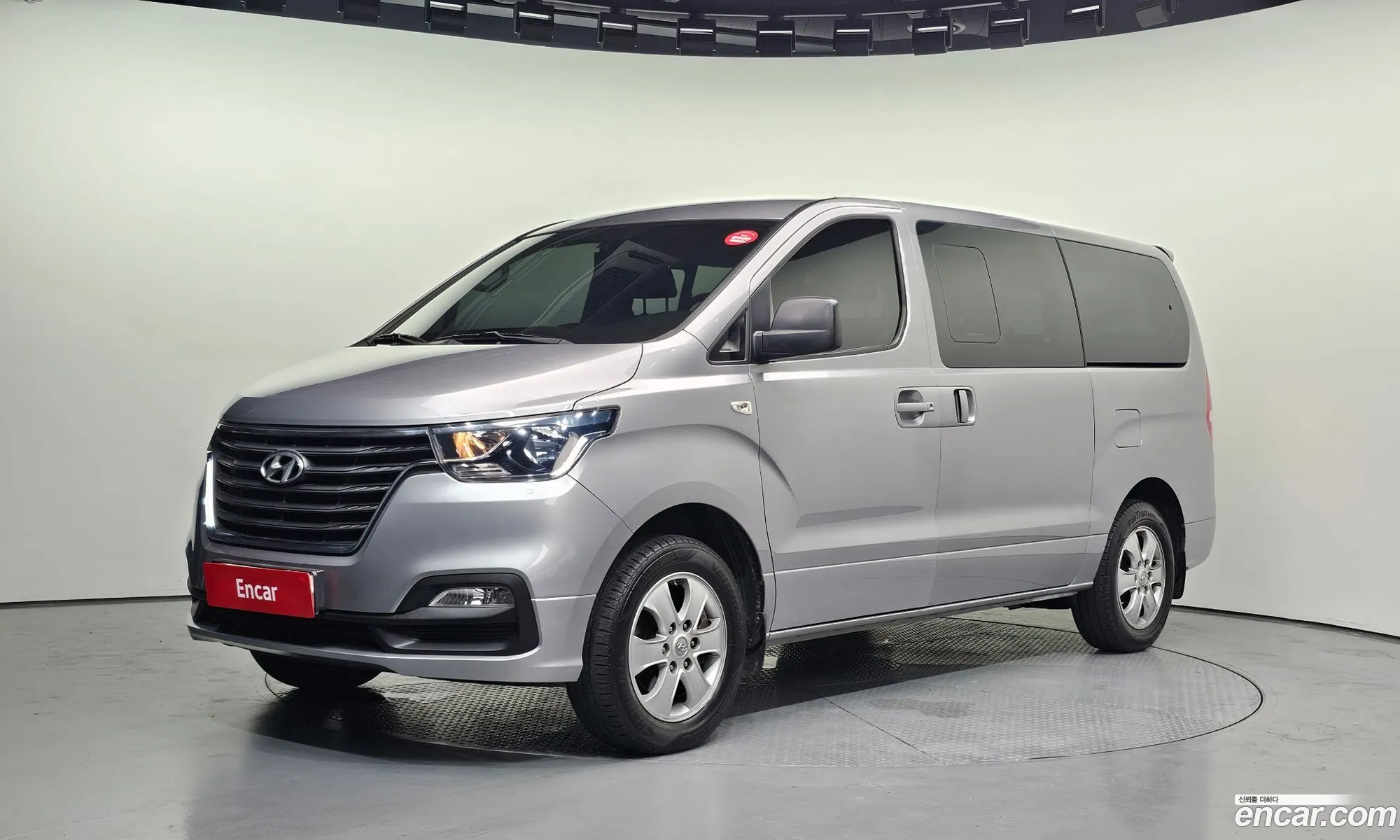 Hyundai Grand Starex 2018 — 27