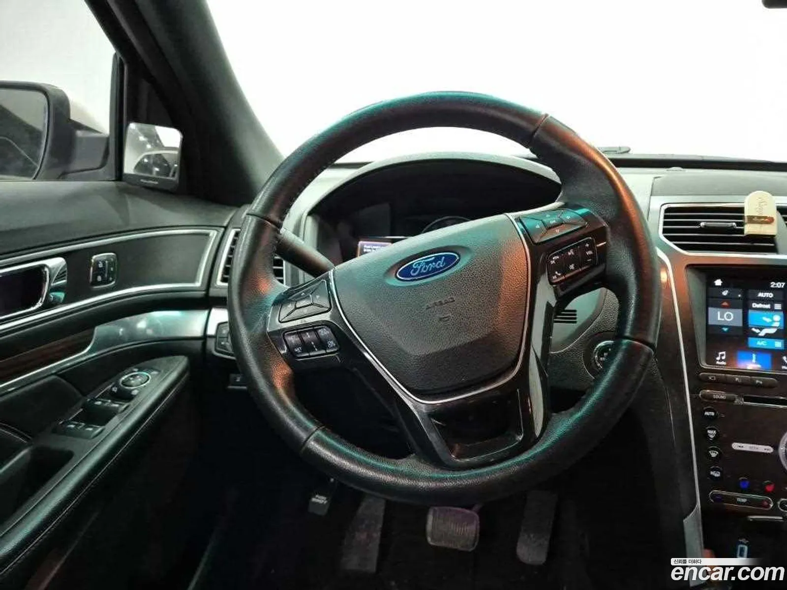Ford Explorer 2017 — 15