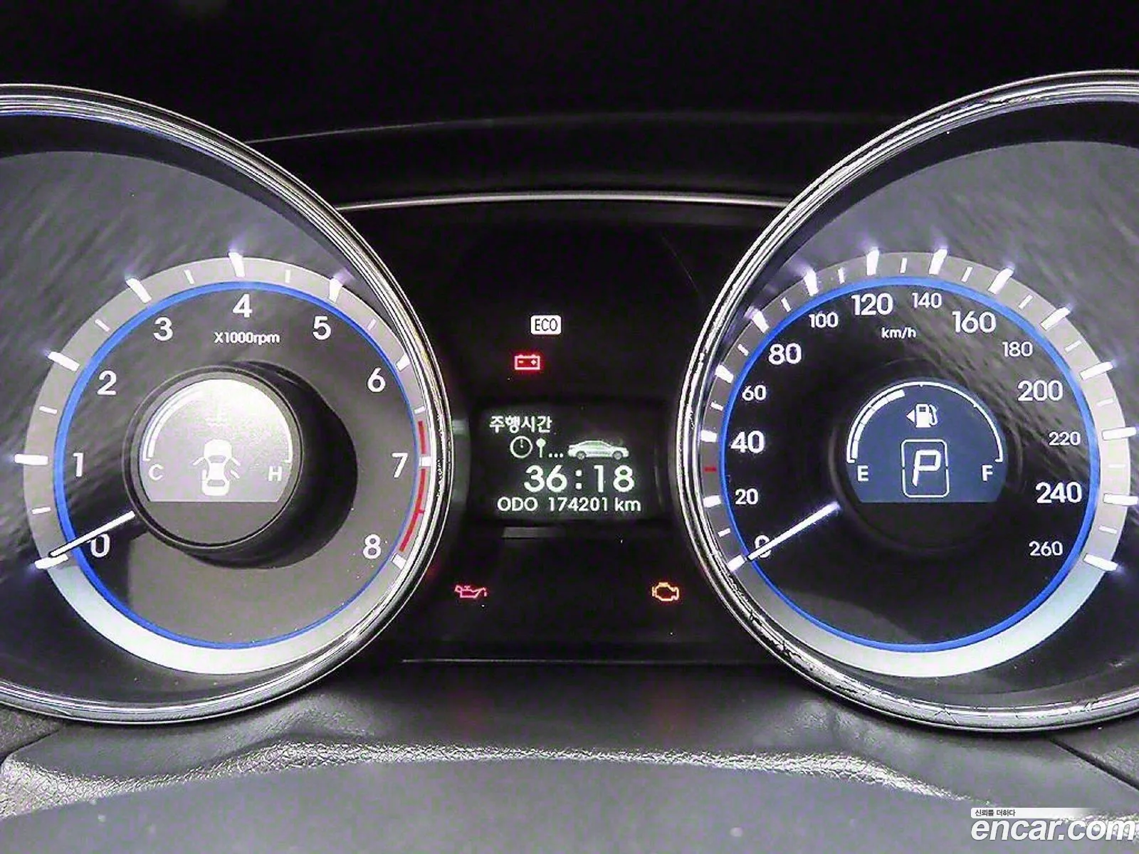 Hyundai YF Sonata 2010 — 13