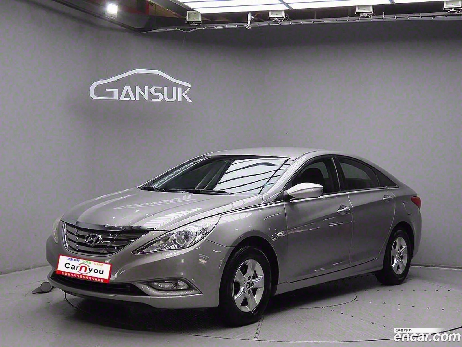 Hyundai YF Sonata 2010 — 15