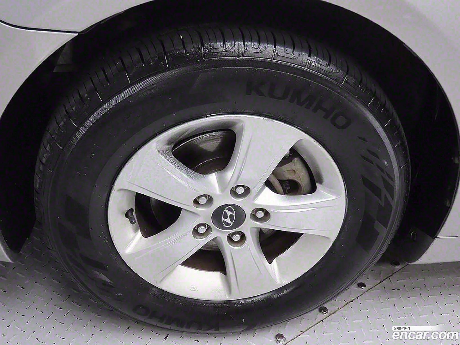 Hyundai YF Sonata 2010 — 4
