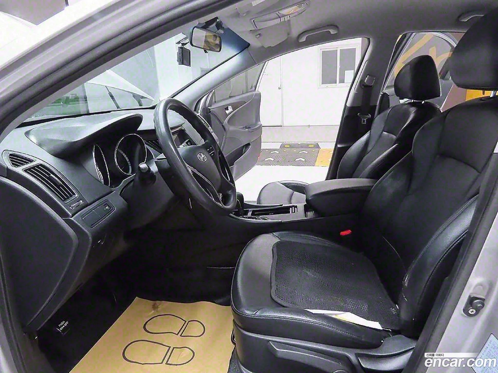 Hyundai YF Sonata 2010 — 3