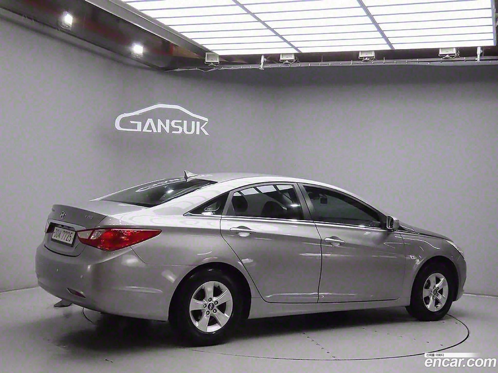 Hyundai YF Sonata 2010 — 20