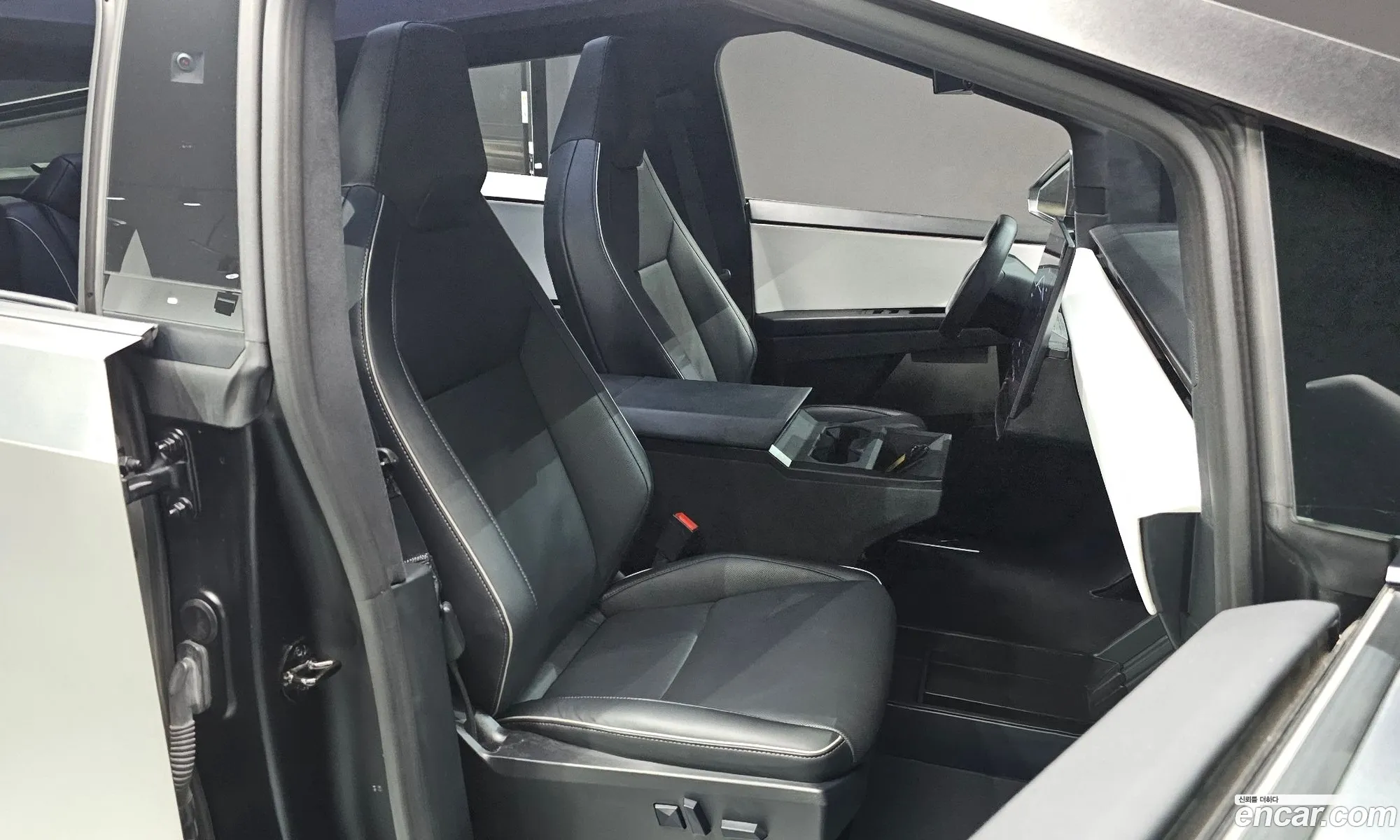 Tesla Cybertruck 2024 7G2CEHED1RA013034 — 7