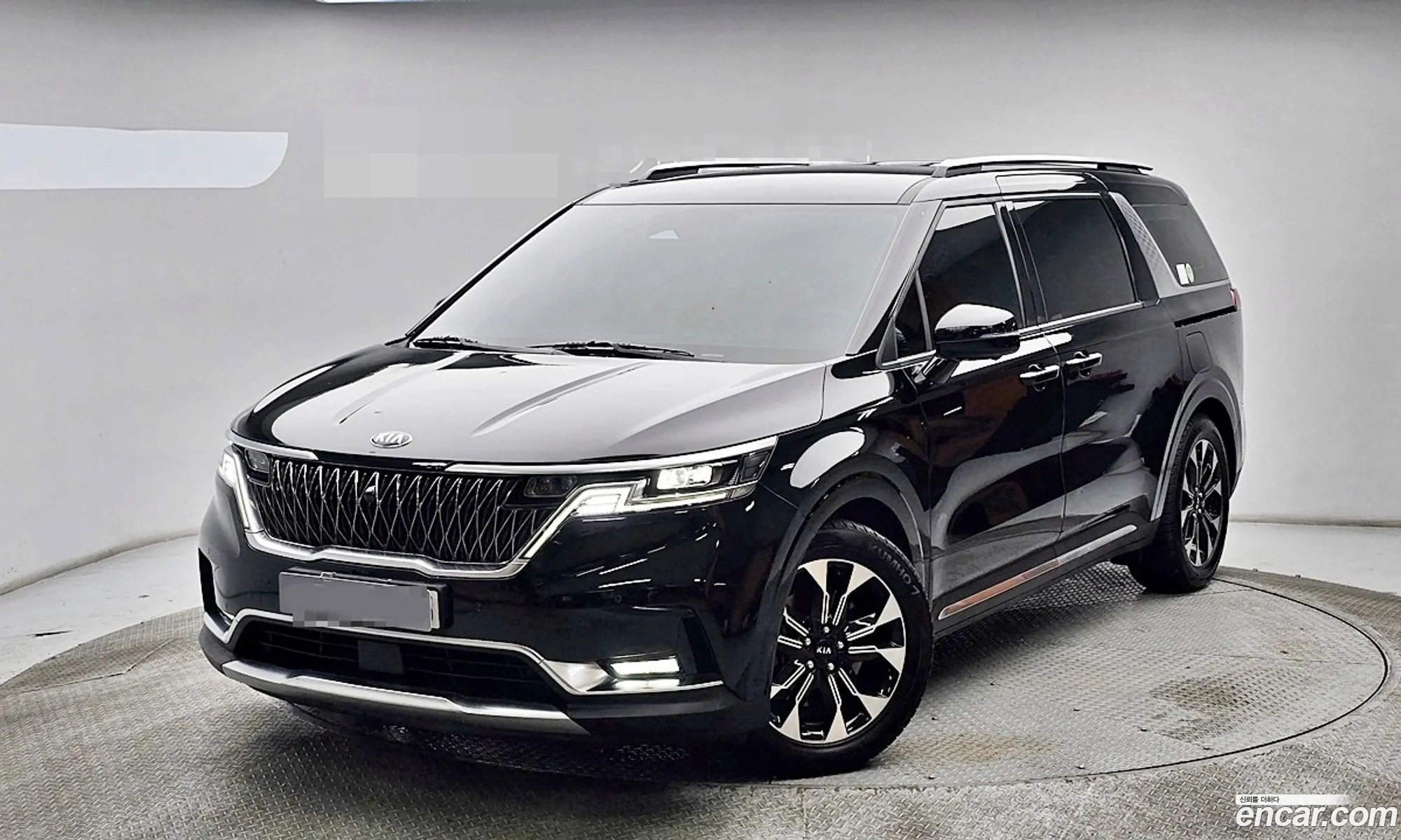 Kia Carnival 2021 — 9