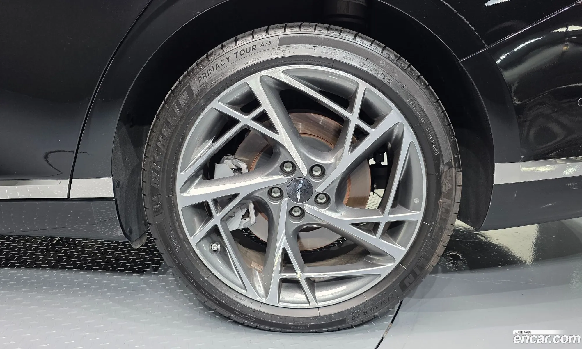 Genesis G90 2022 KMTFA41DDNU002073 — 3