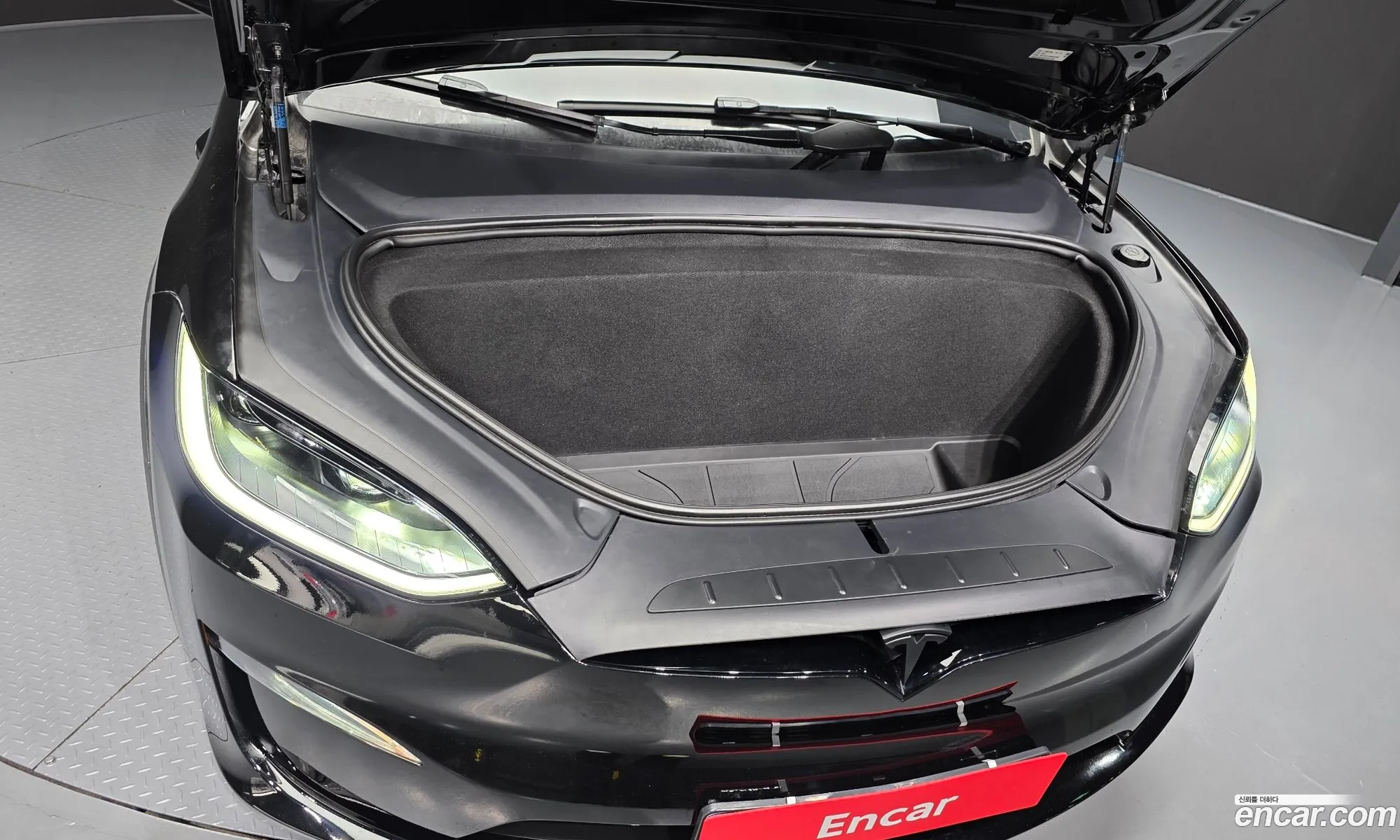 Tesla Model X 2025 7SAXCDE58TF479990 — 3