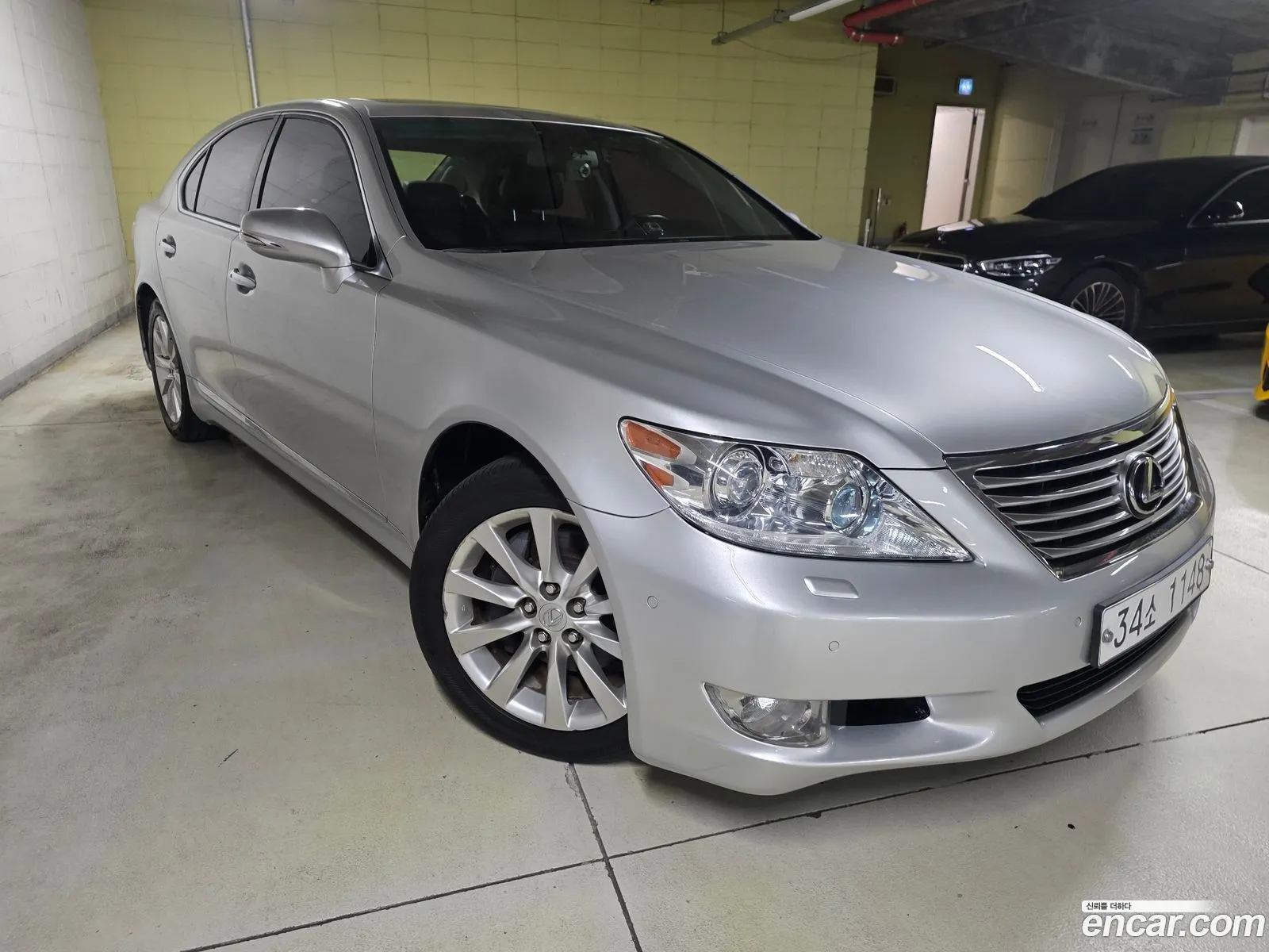 Lexus LS460 2011 — 12