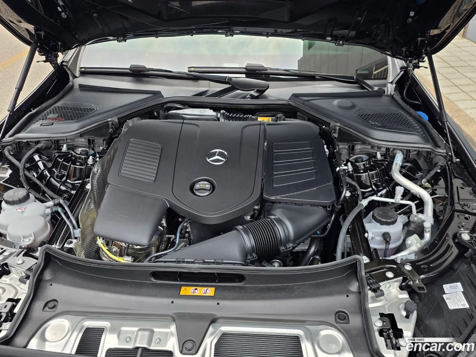 Mercedes-Benz E-Class W214 2026 — 15