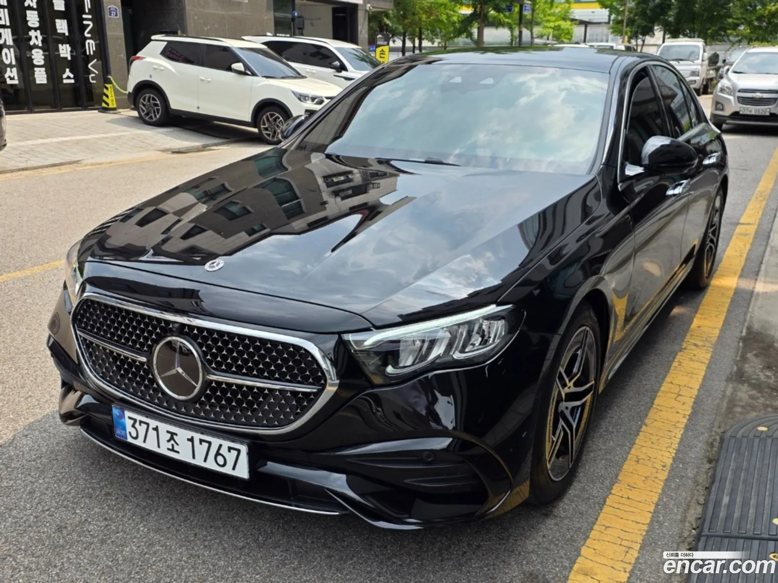 Mercedes-Benz E-Class W214 2026 — 10