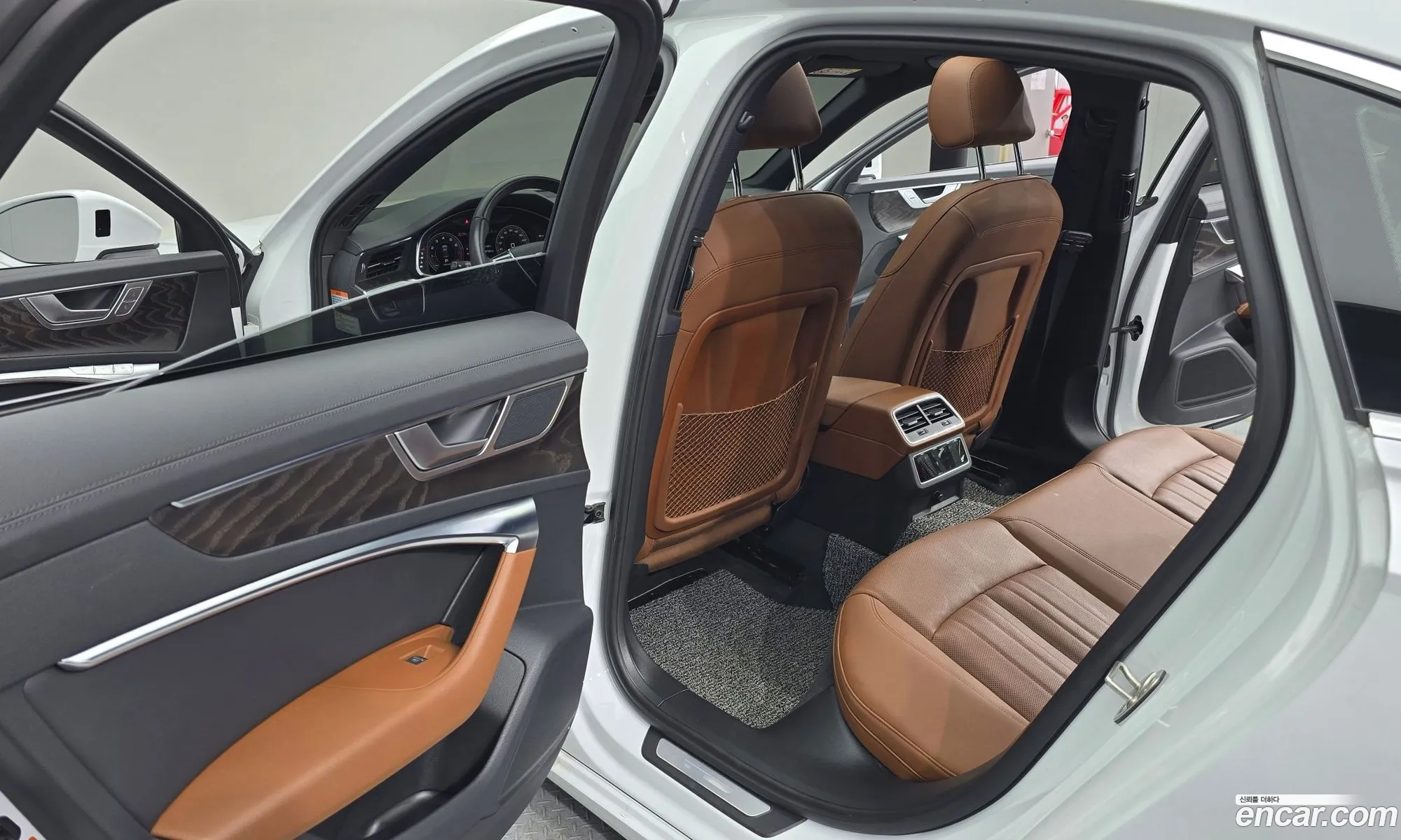Audi A6 2021 — 12
