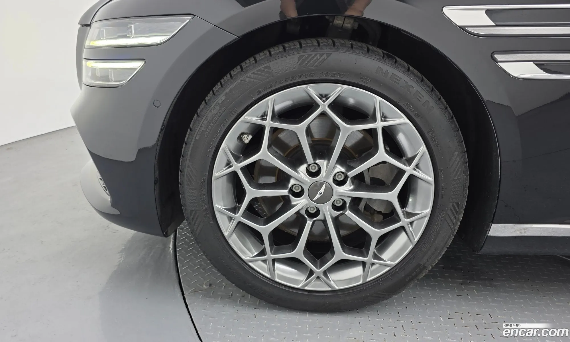 Genesis G80 2021 KMTGB41CDMU070838 — 3
