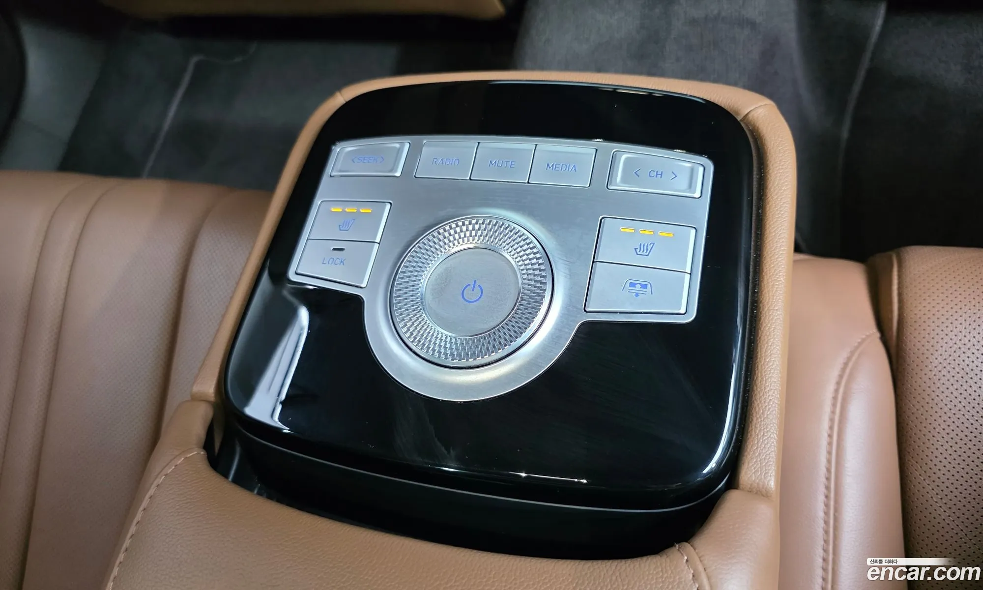 Genesis G80 2021 KMTGB41CDMU070838 — 6