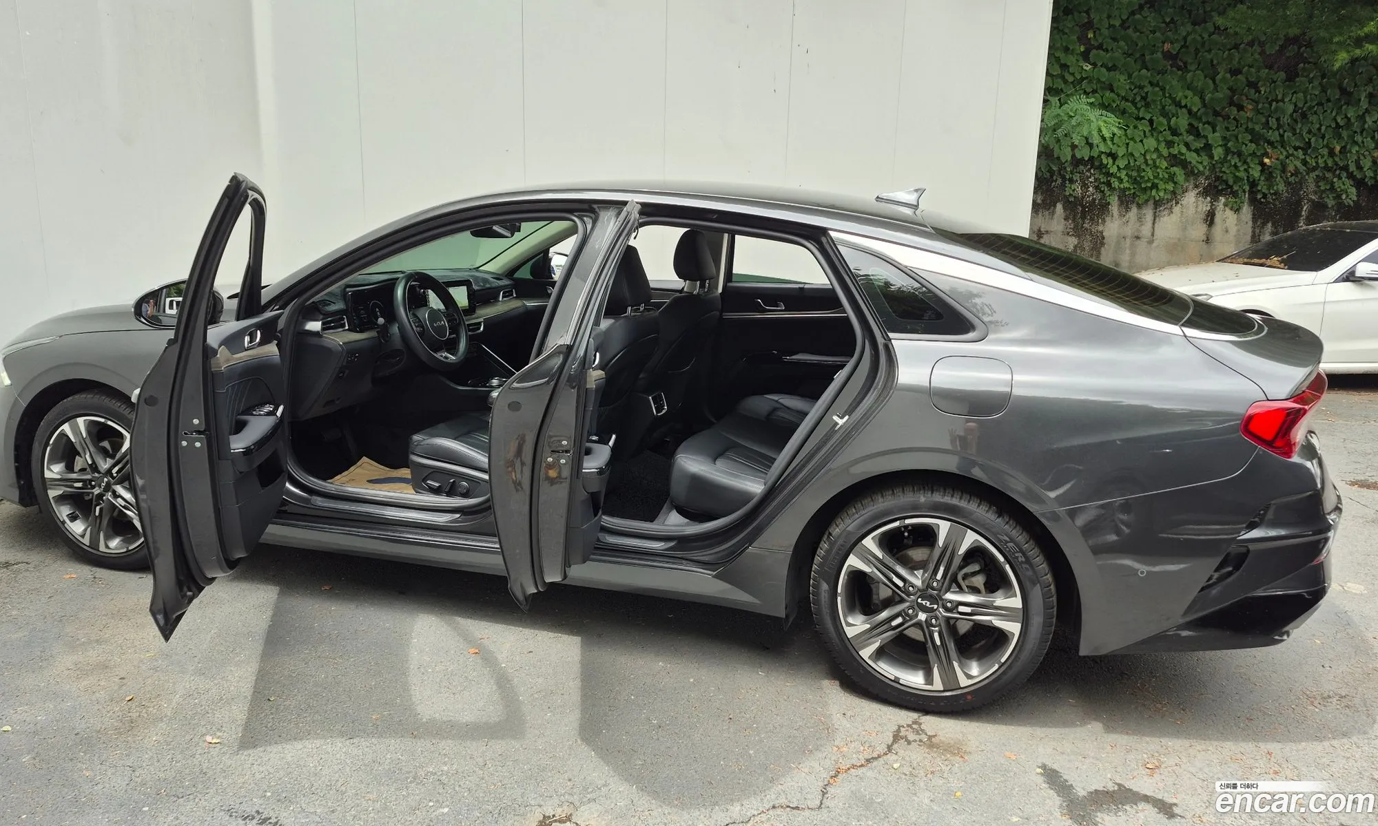 Kia K5 2023 — 17