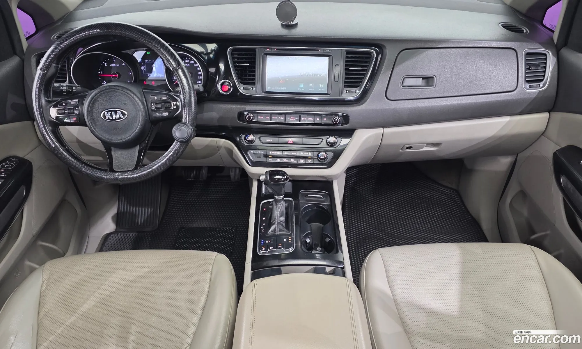 Kia Carnival 2015 KNAMC81ABFS075053 — 5
