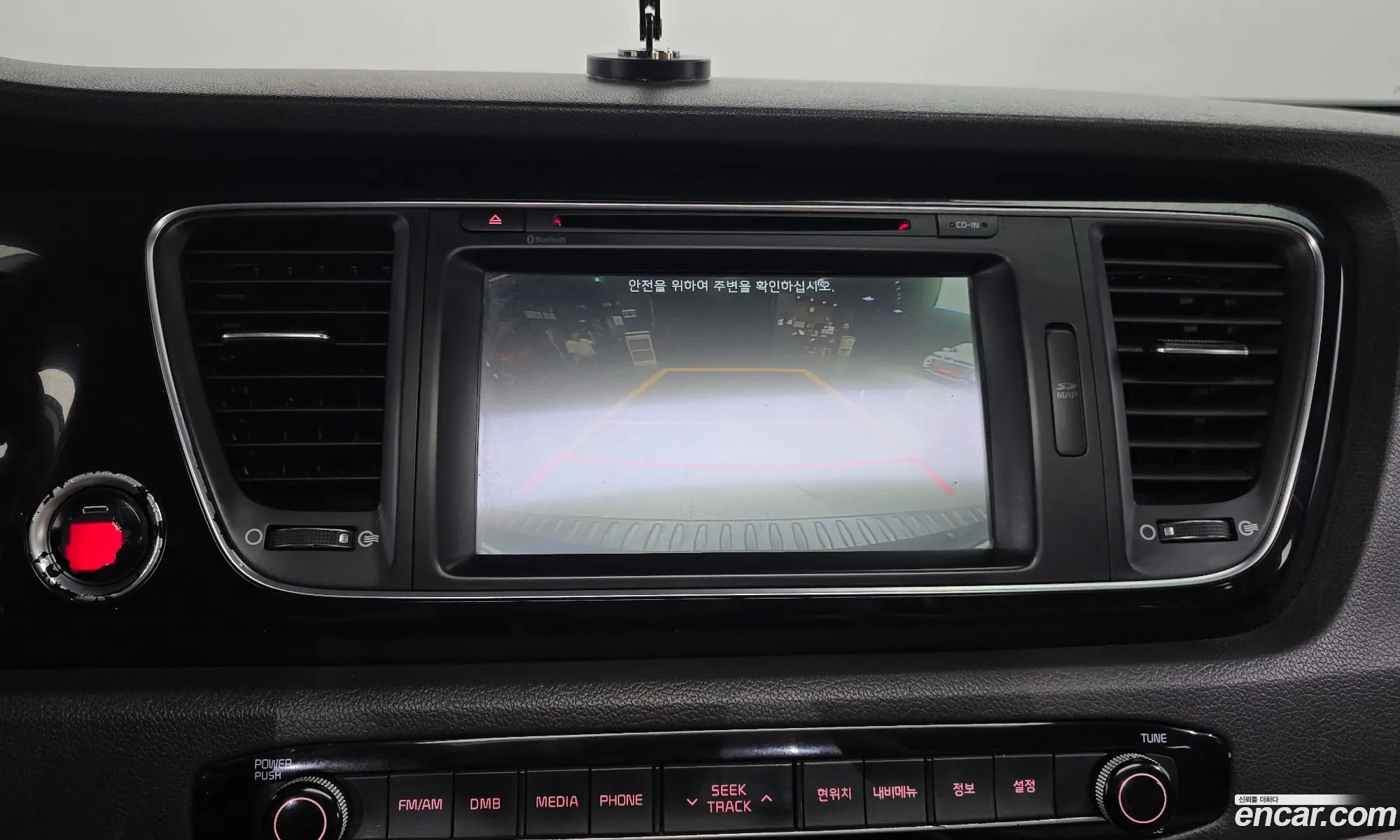 Kia Carnival 2015 KNAMC81ABFS075053 — 12