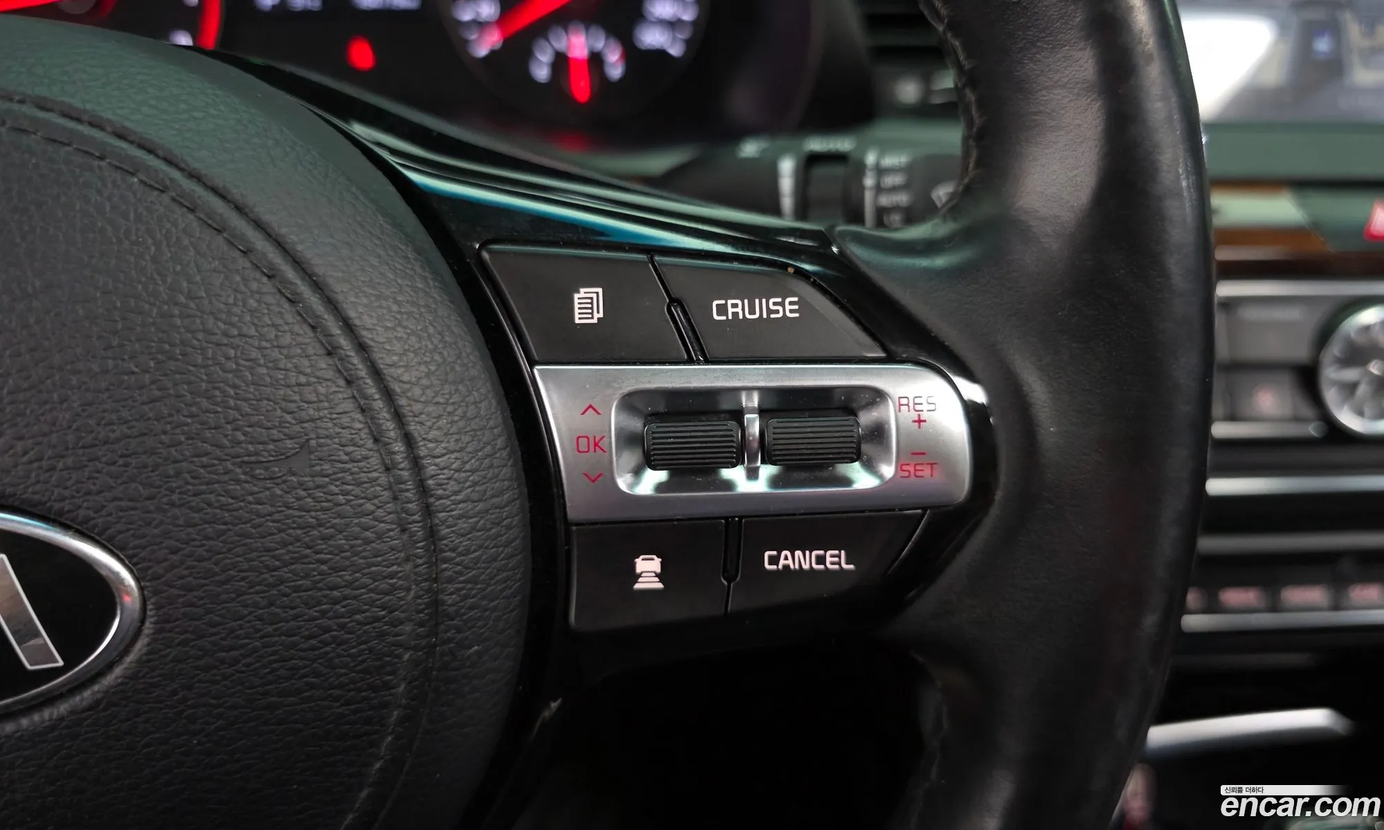 Kia K7 2016 KNALD418BGA051923 — 10