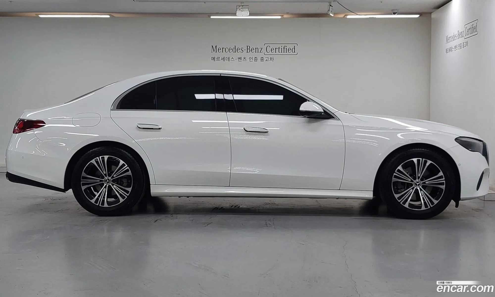 Mercedes-Benz E-Class W214 2025 — 14