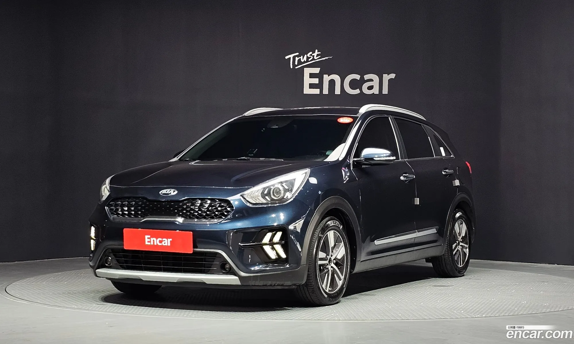 Kia Niro 2019 KNACB81CGLA316302 — 4
