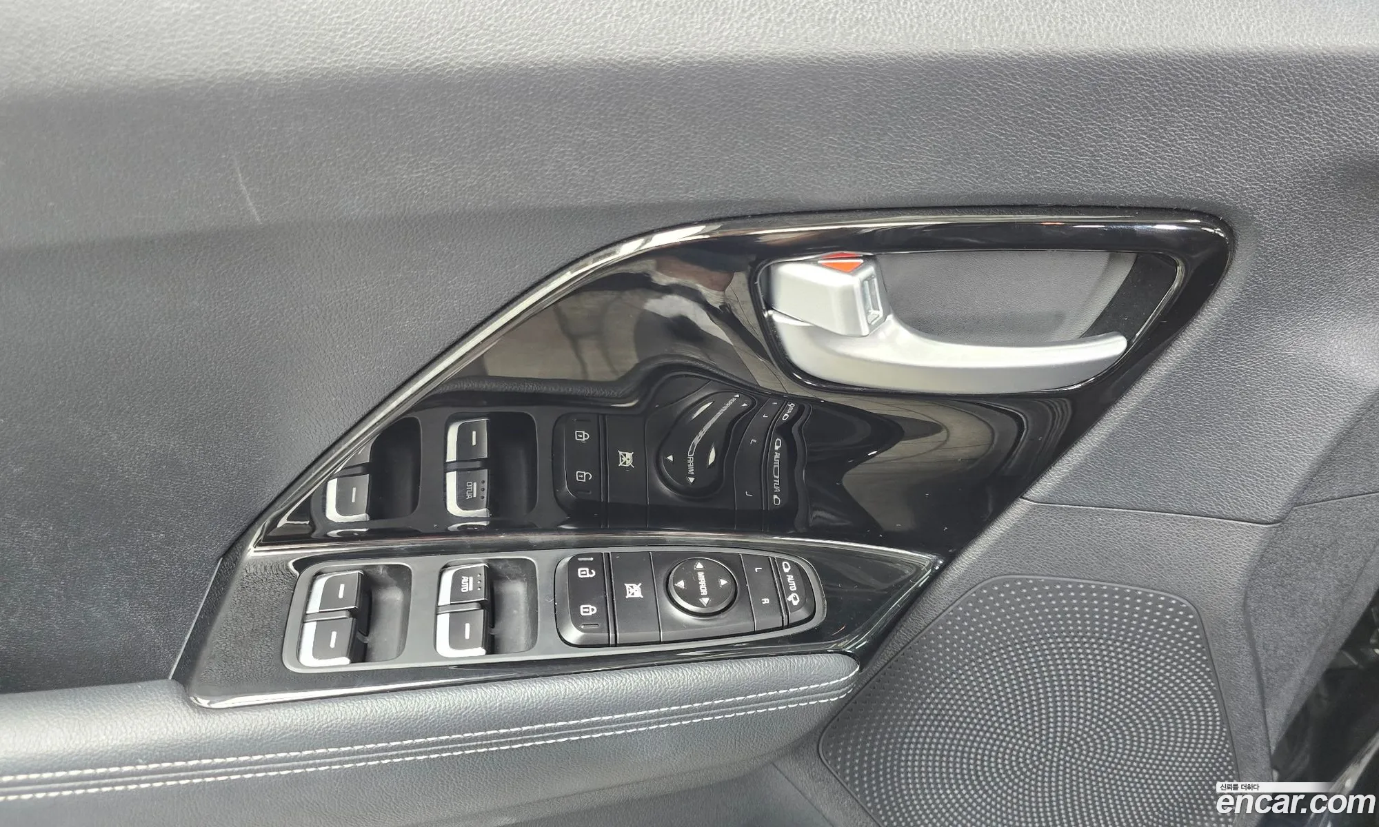 Kia Niro 2019 KNACB81CGLA316302 — 12