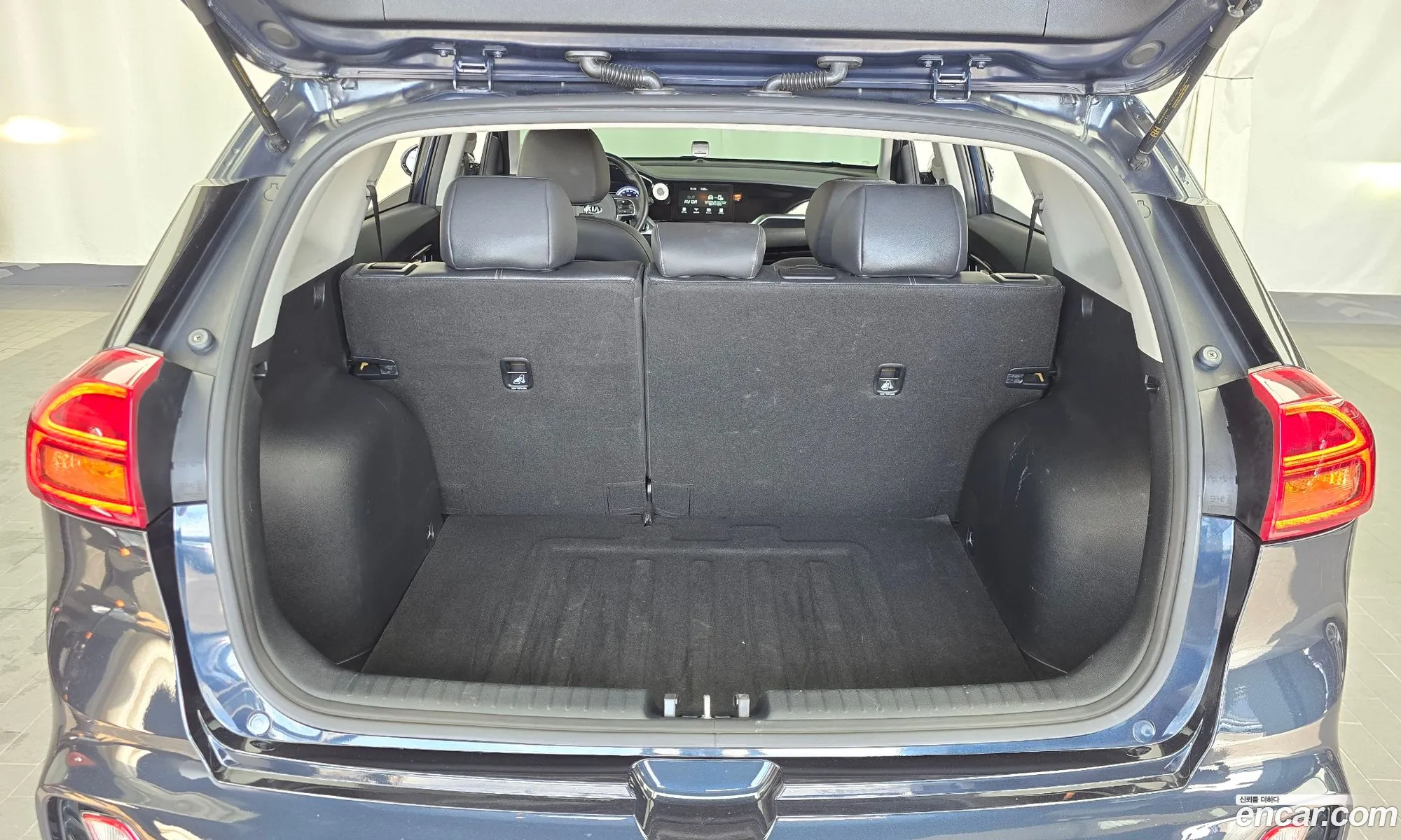 Kia Niro 2019 KNACB81CGLA316302 — 10