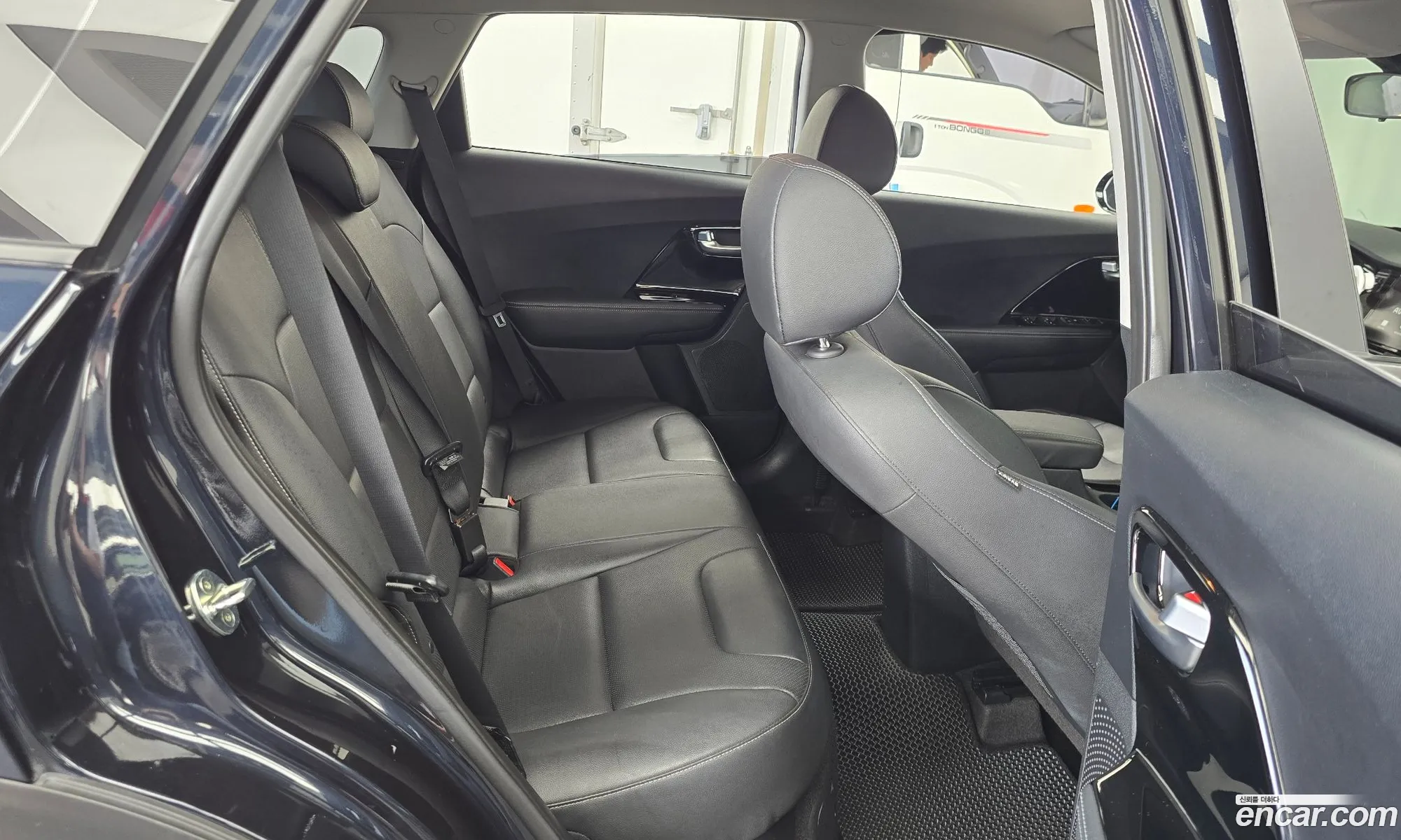 Kia Niro 2019 KNACB81CGLA316302 — 16