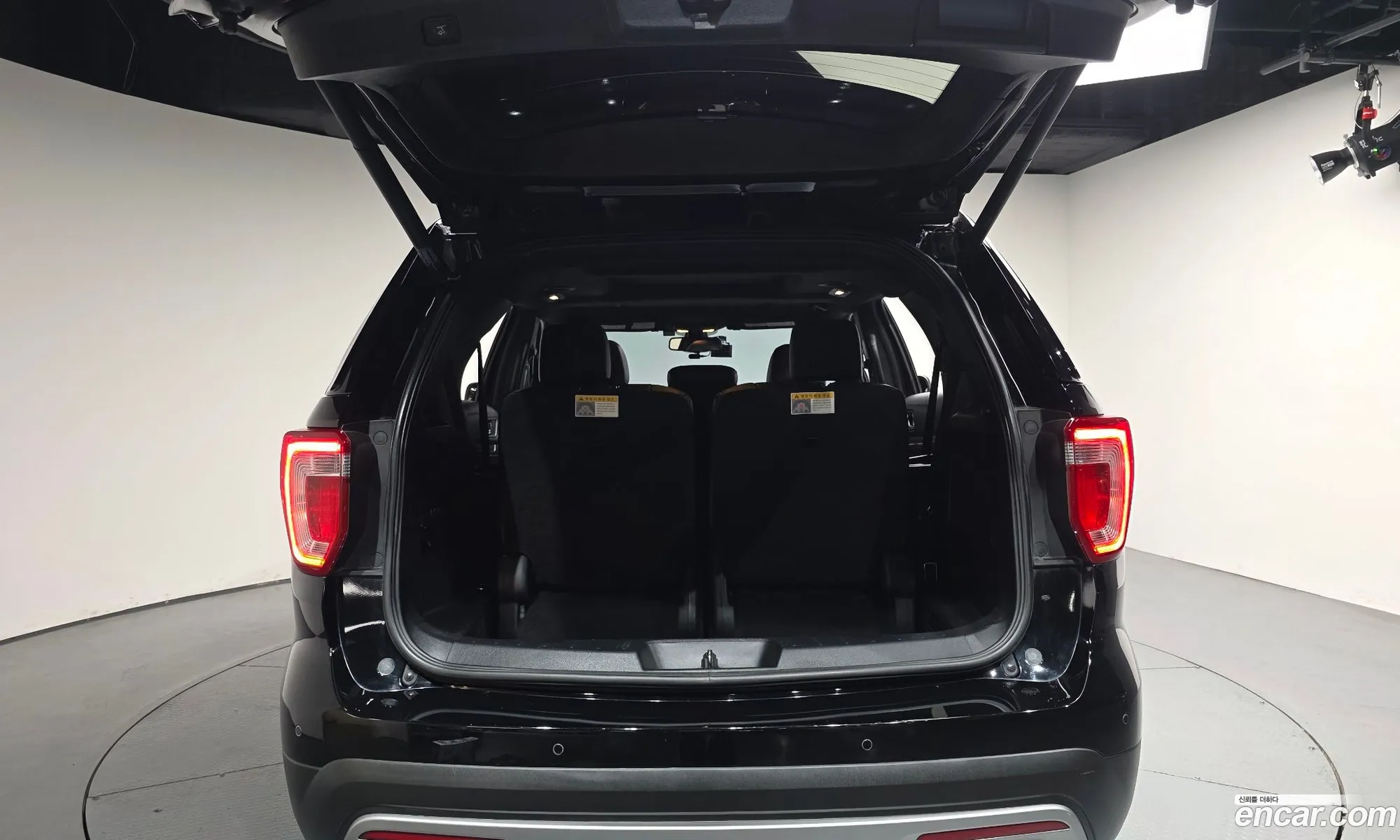 Ford Explorer 2017 1FM5K8FH2HGD70599 — 4