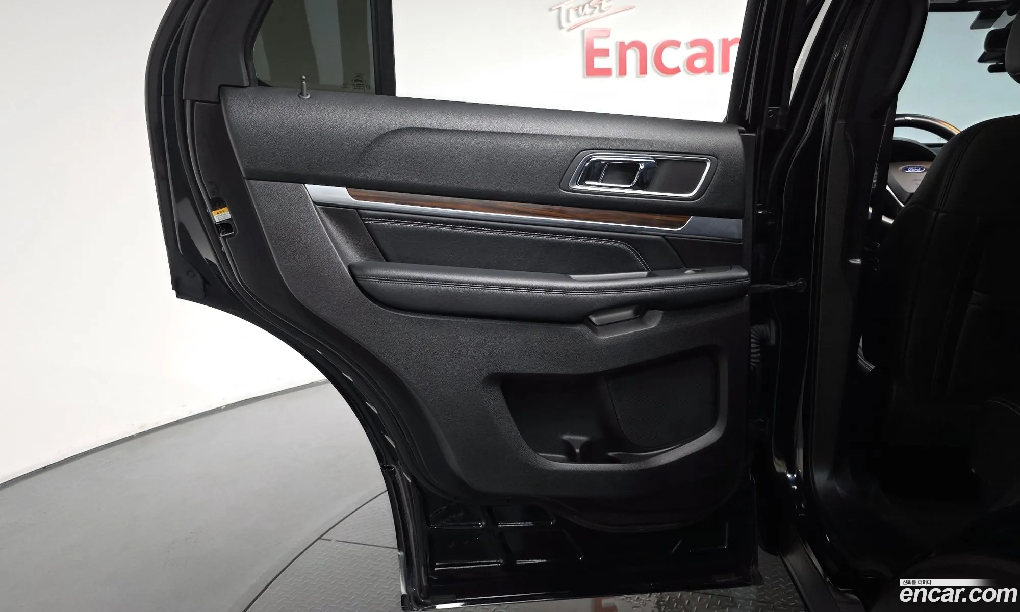 Ford Explorer 2017 1FM5K8FH2HGD70599 — 9