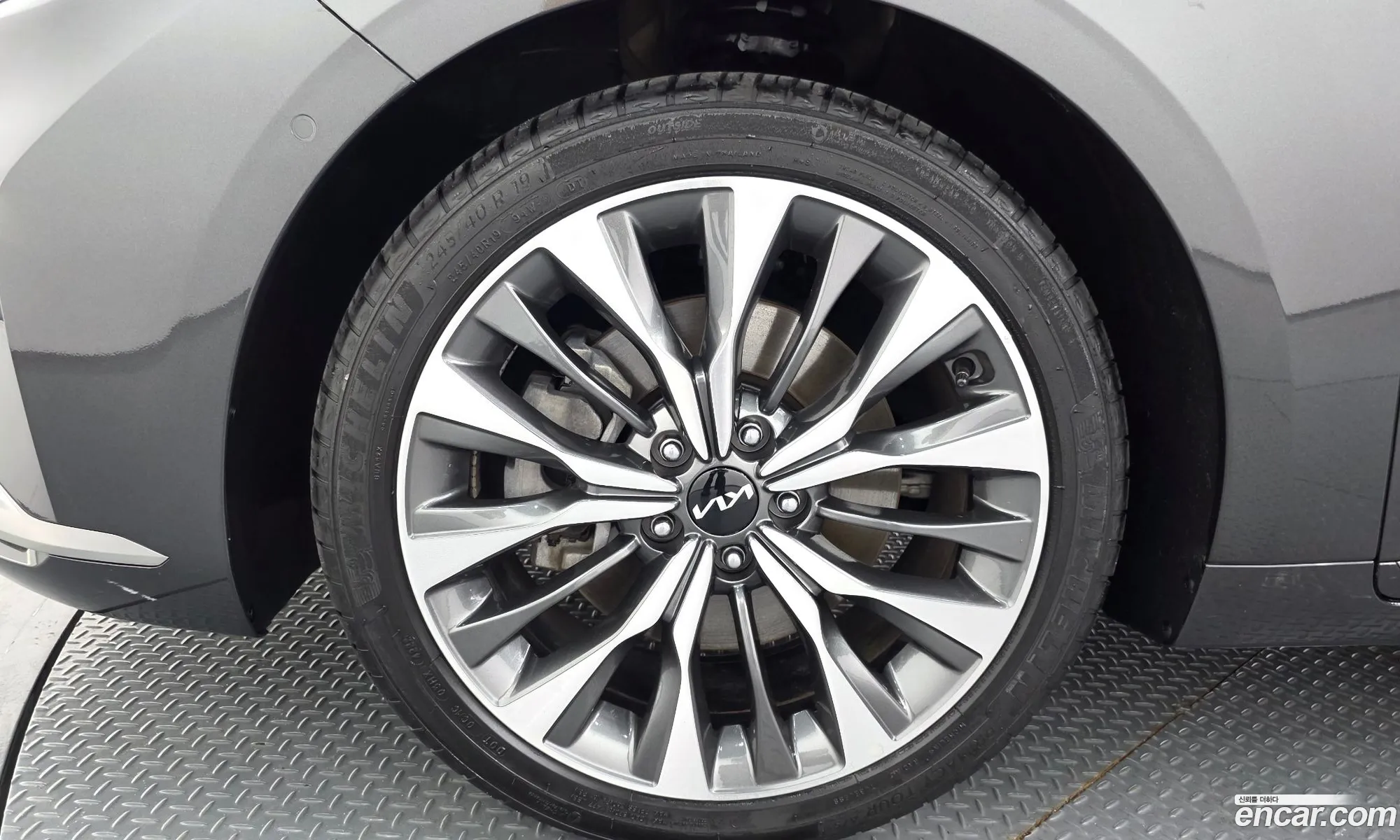 Kia K8 2023 KNAM241BBPA047640 — 4