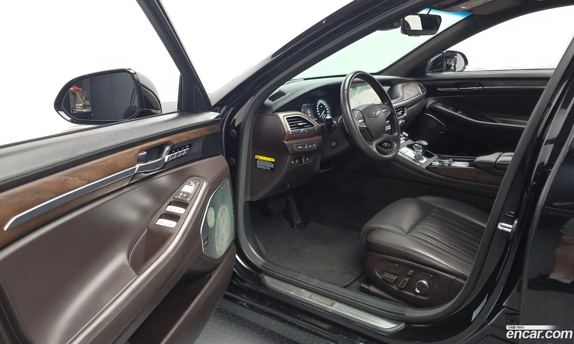 Genesis G90 2019 KMHG541HDKU072636 — 3