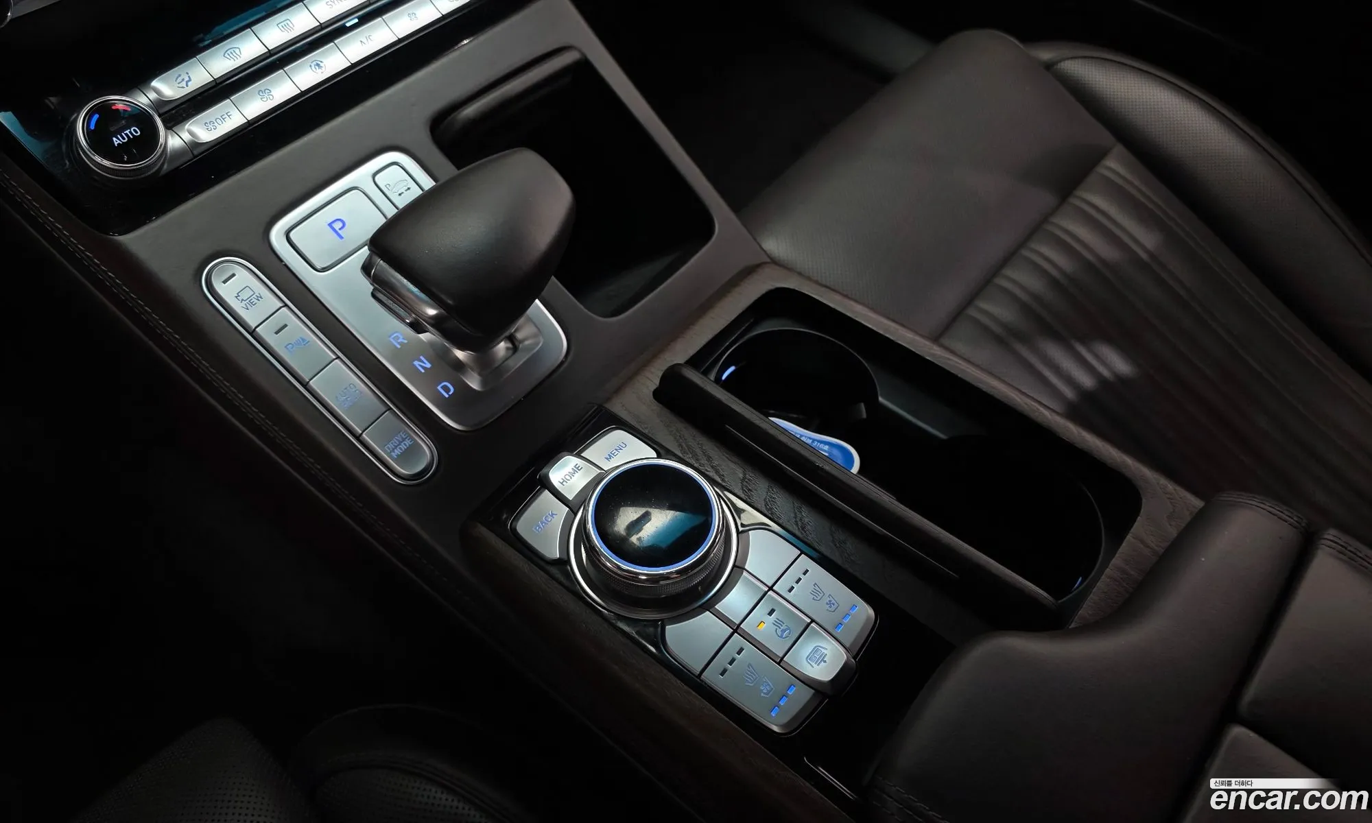 Genesis G90 2019 KMHG541HDKU072636 — 5