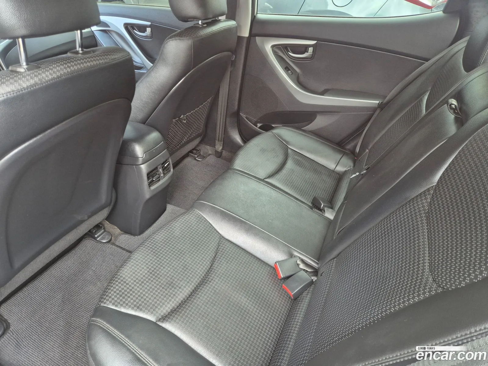 Hyundai Elantra 2015 — 16
