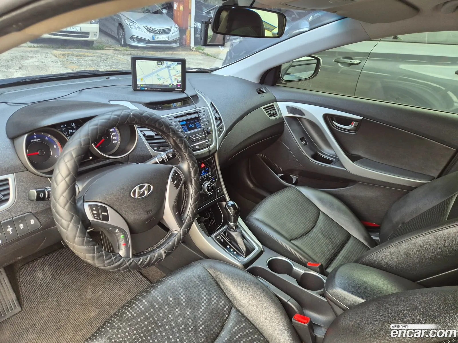Hyundai Elantra 2015 — 5