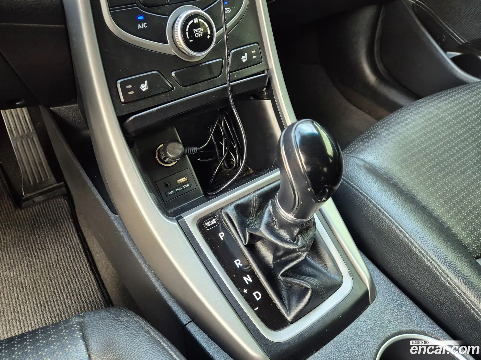 Hyundai Elantra 2015 — 17