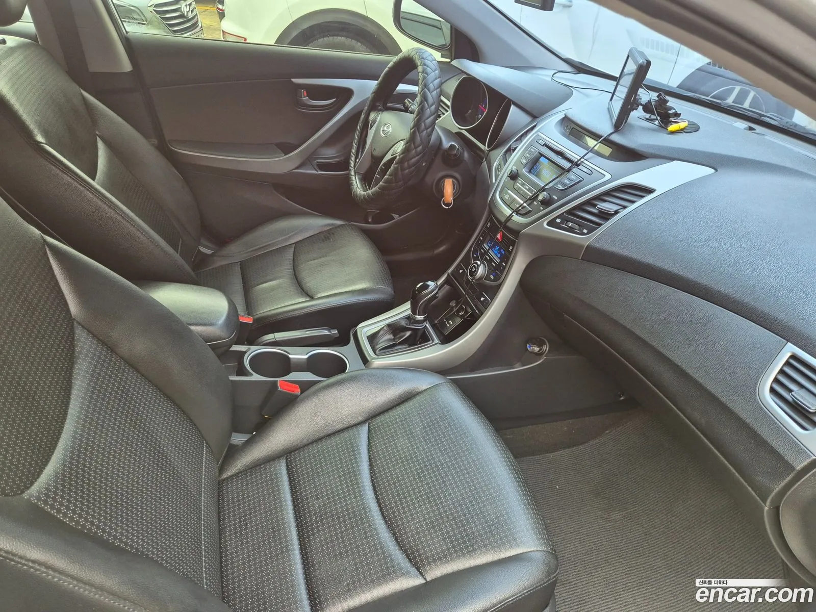 Hyundai Elantra 2015 — 19