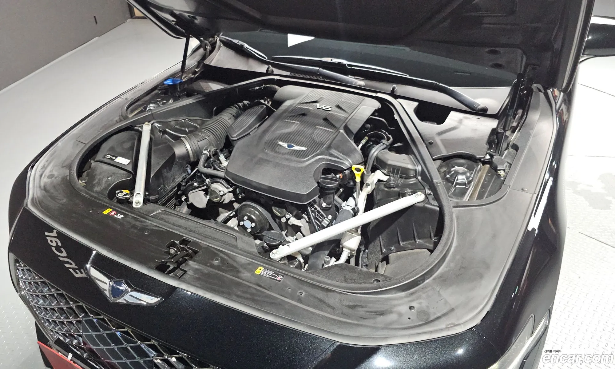 Genesis G90 2020 KMHG341DDLU078675 — 6