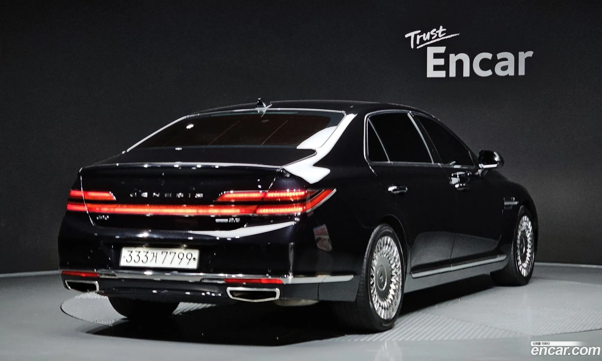 Genesis G90 2020 KMHG341DDLU078675 — 5