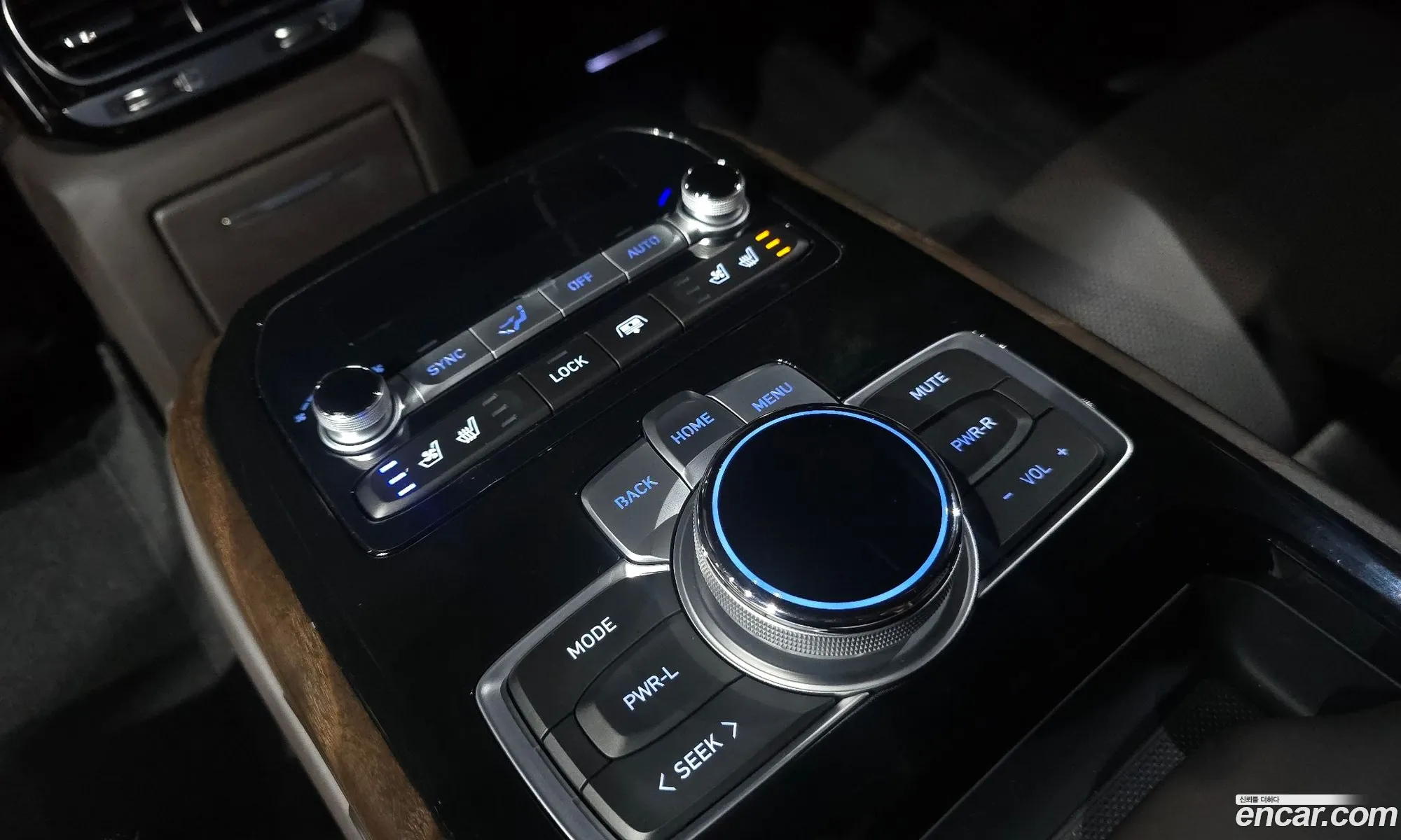 Genesis G90 2020 KMHG341DDLU078675 — 14