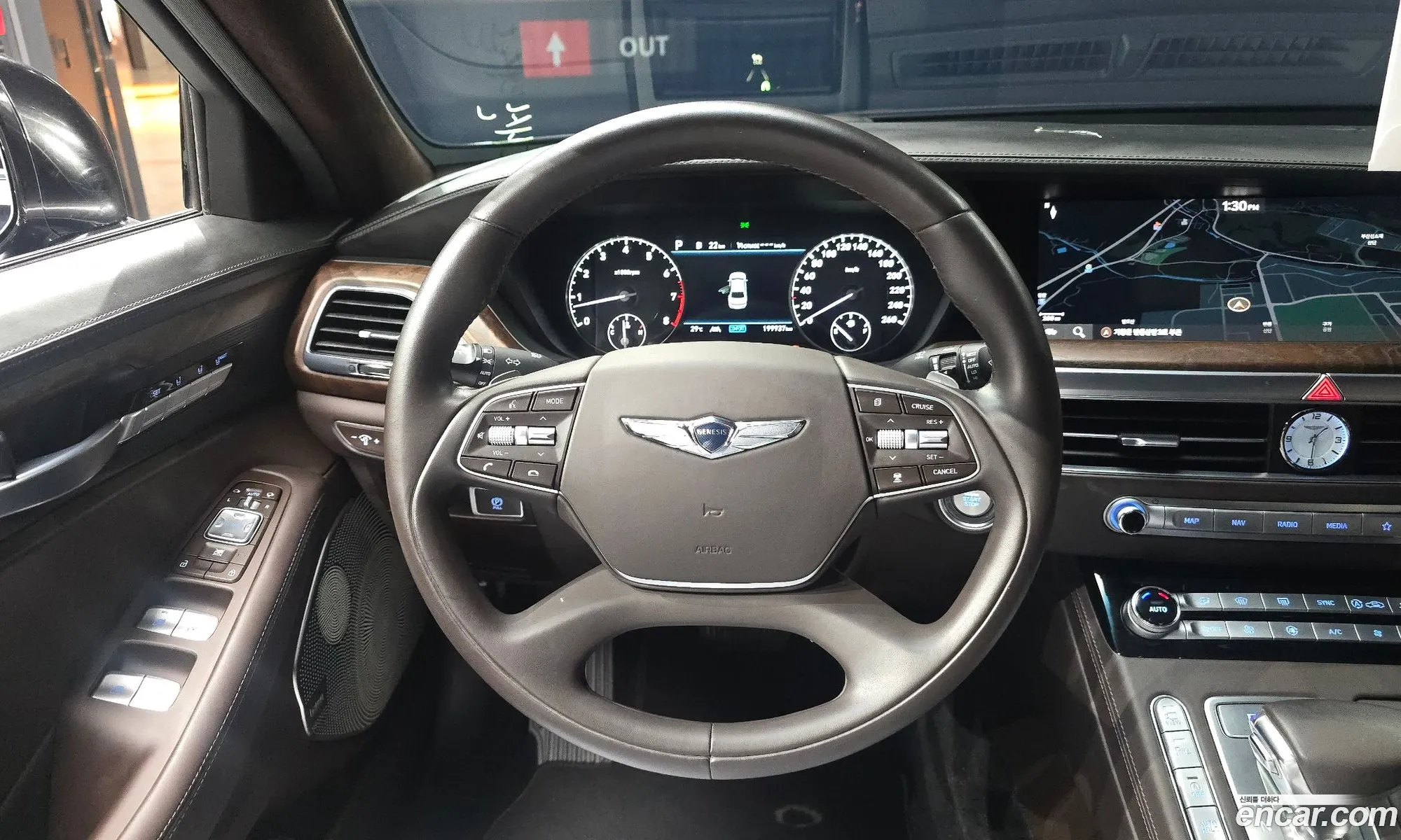 Genesis G90 2020 KMHG341DDLU078675 — 18