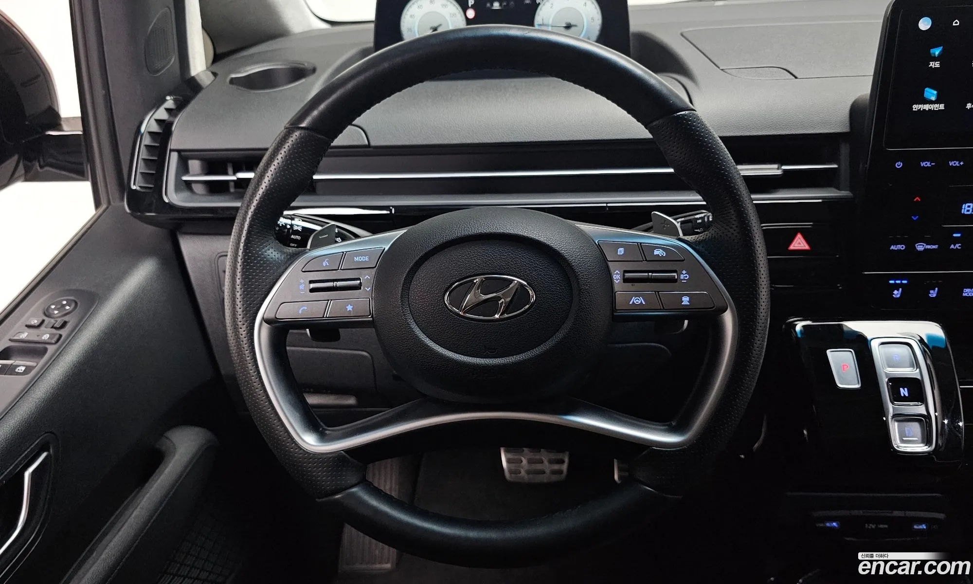 Hyundai Staria 2023 — 4