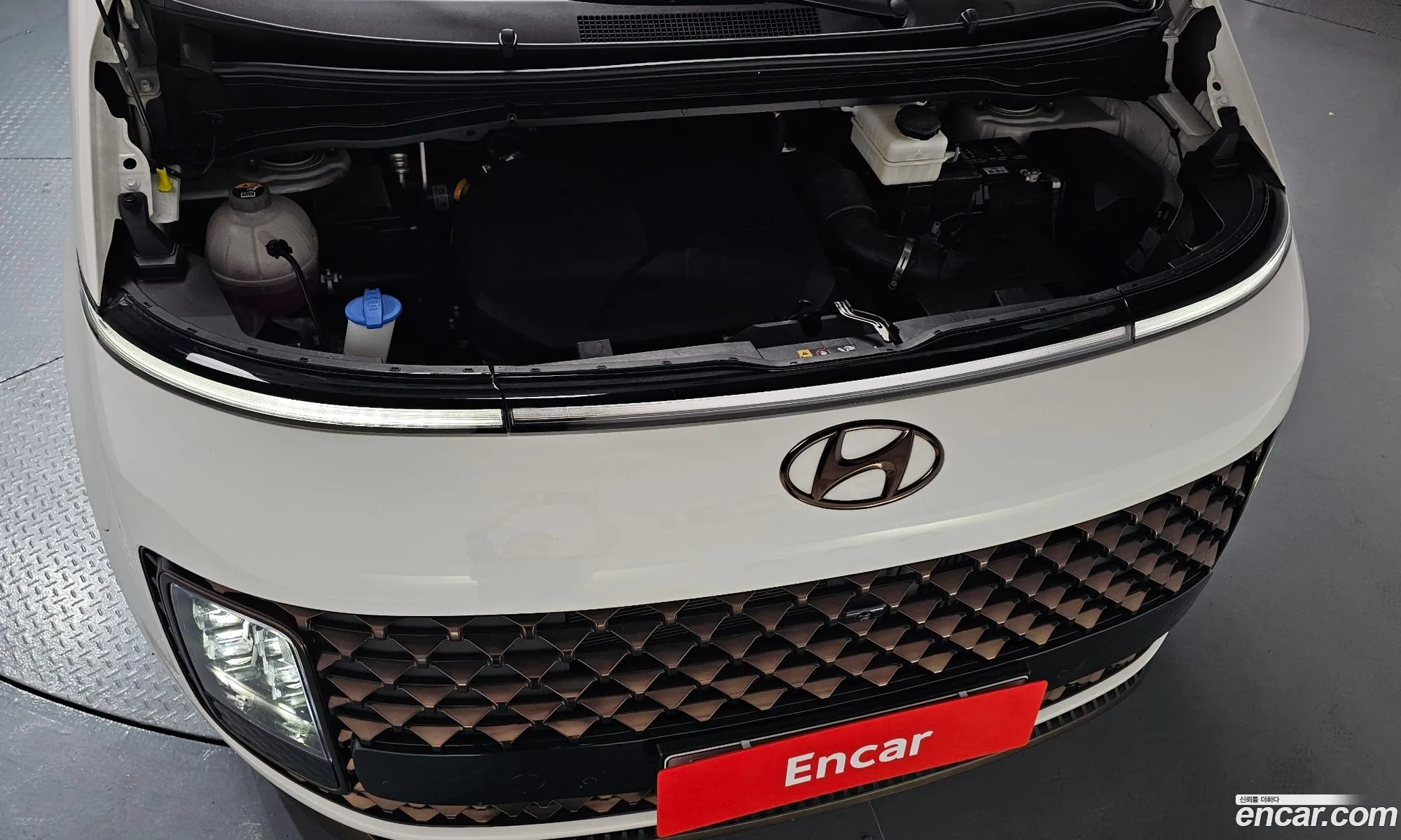 Hyundai Staria 2023 — 27