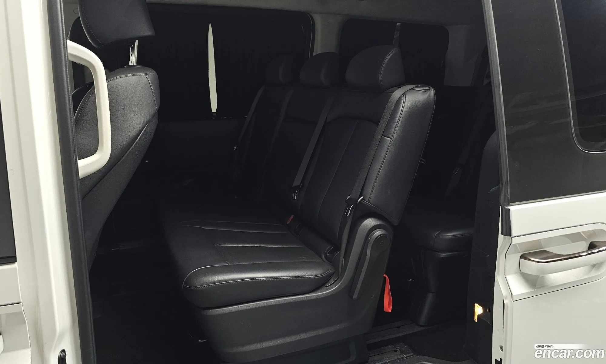 Hyundai Staria 2023 — 17