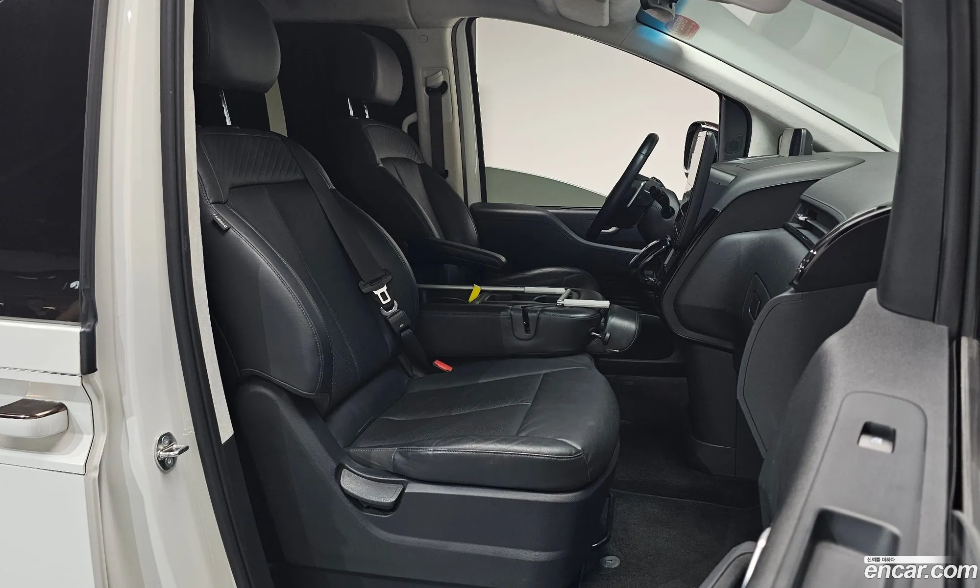 Hyundai Staria 2023 — 8