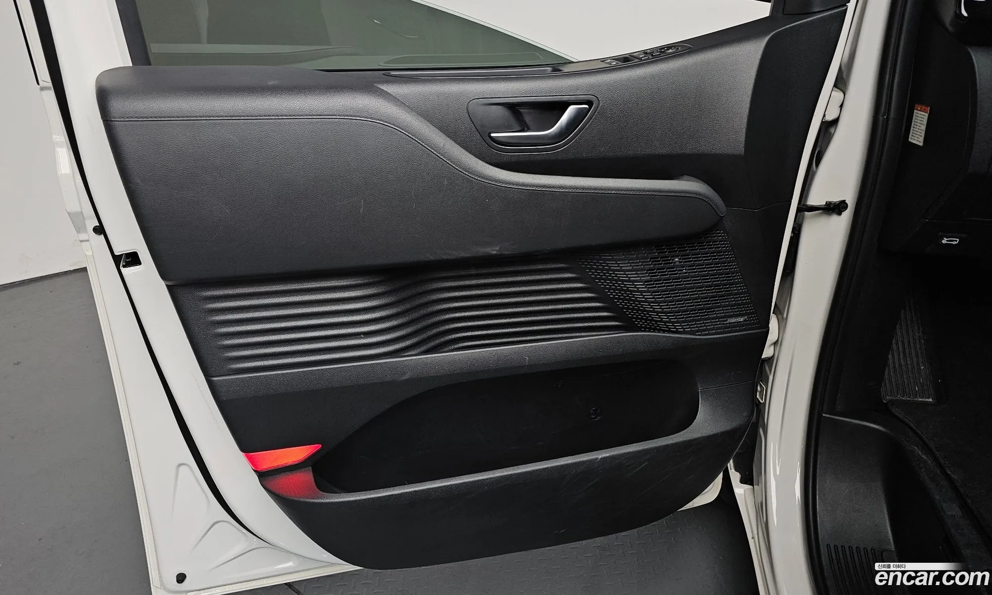 Hyundai Staria 2023 — 2