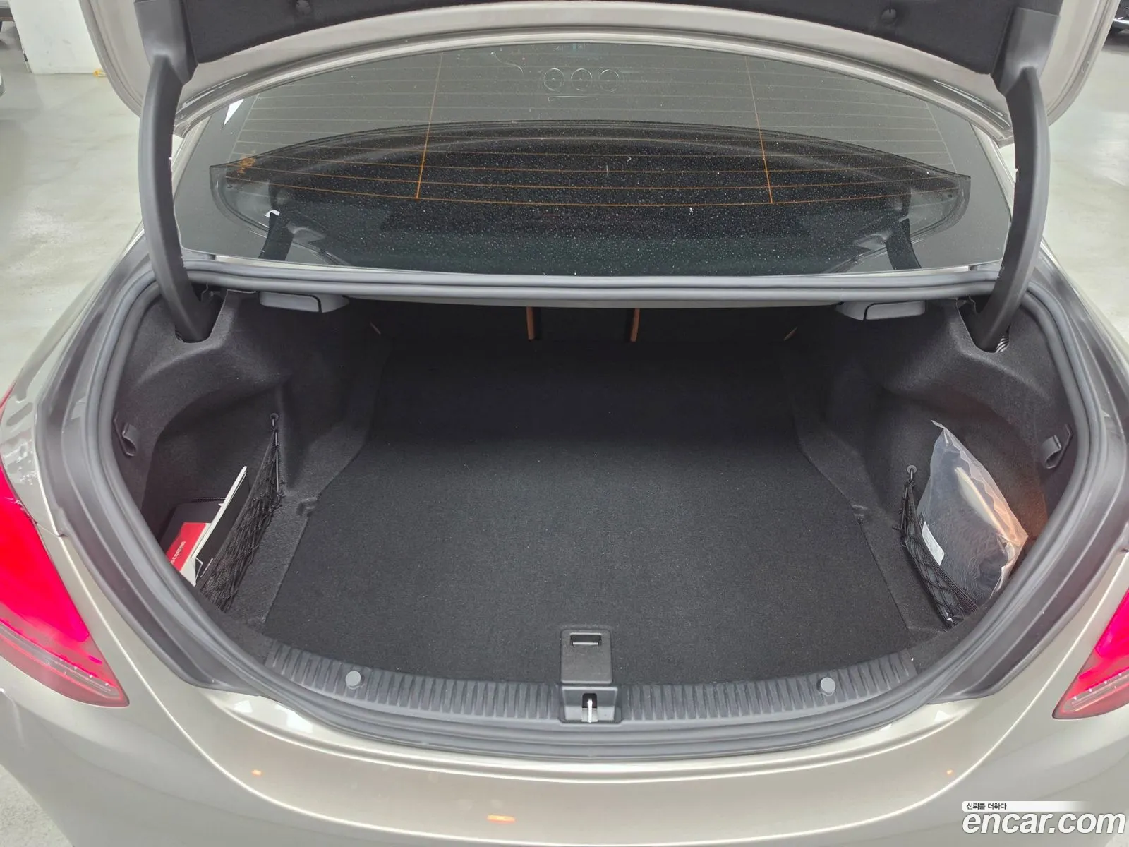 Mercedes-Benz C-Class W205 2019 — 16