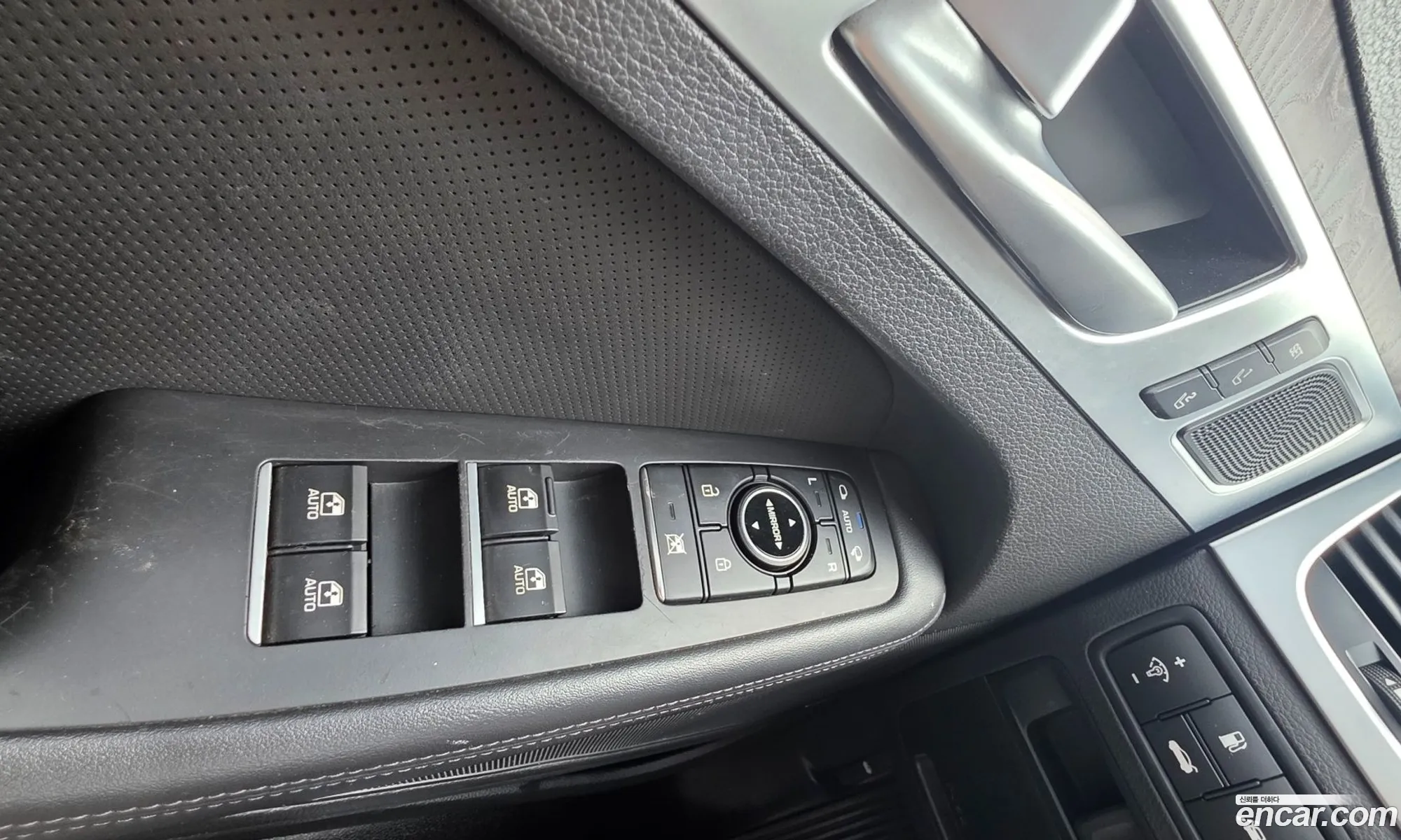 Hyundai Genesis DH 2014 — 14